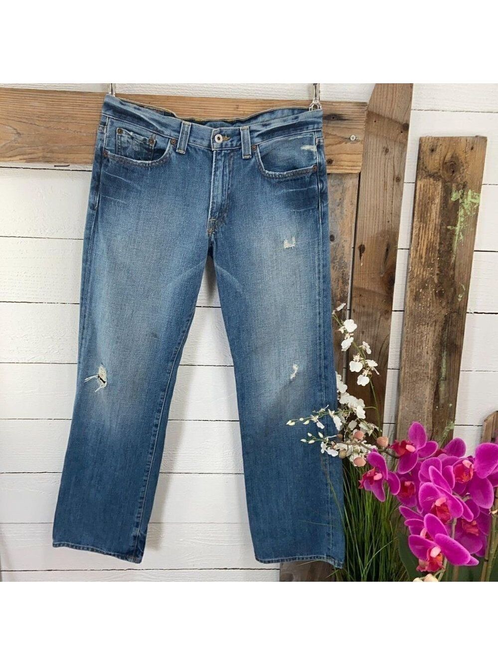 $99 Lucky Pre Loved Denim Vintage Straight Style Distressed 32